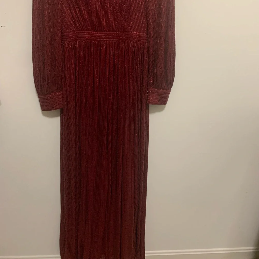 Elegant Red Sequin Gown - Picture 2 of 8